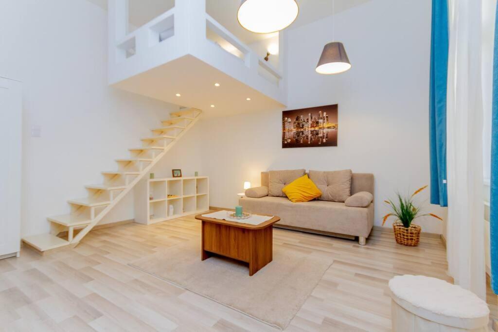 Cozy Nest By The Andrassy Avenue Apartment Budapest Exterior photo