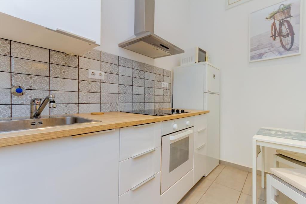 Cozy Nest By The Andrassy Avenue Apartment Budapest Exterior photo